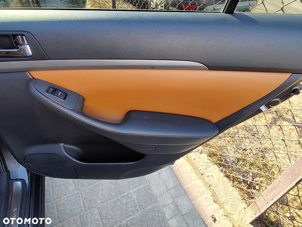 Toyota Avensis 2.0 D-4D Sol plus+NAVI - 18