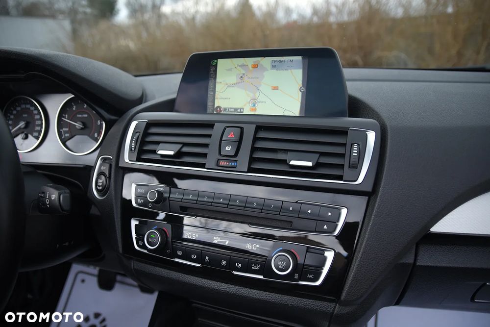 BMW Seria 2 220d M Sport - 32