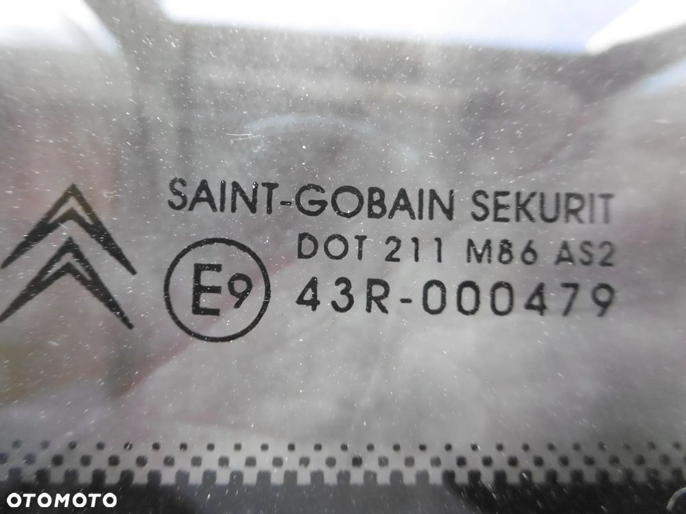 SZYBA TRÓJKĄT CITROEN C4 - 2