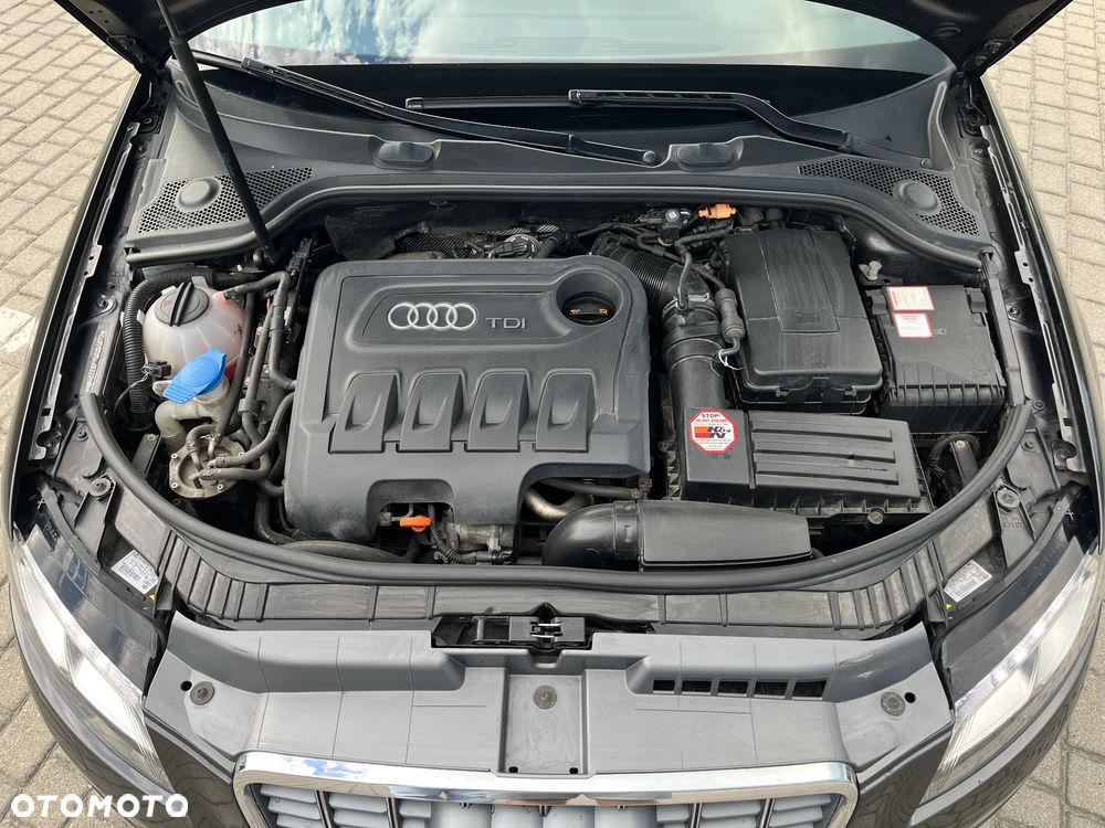 Audi A3 Sportback 2.0 TDI DPF quattro S line Sportpaket plus - 8