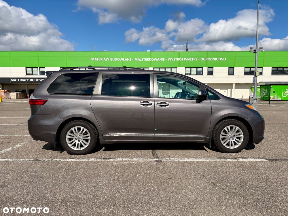 Toyota Sienna 3.5 V6 - 22