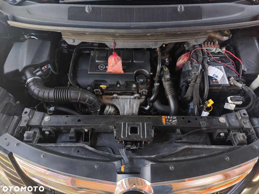 Opel Zafira 1.4 T Cosmo - 36