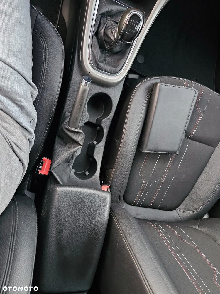 Opel Astra 1.4 Turbo 150 Jahre - 25