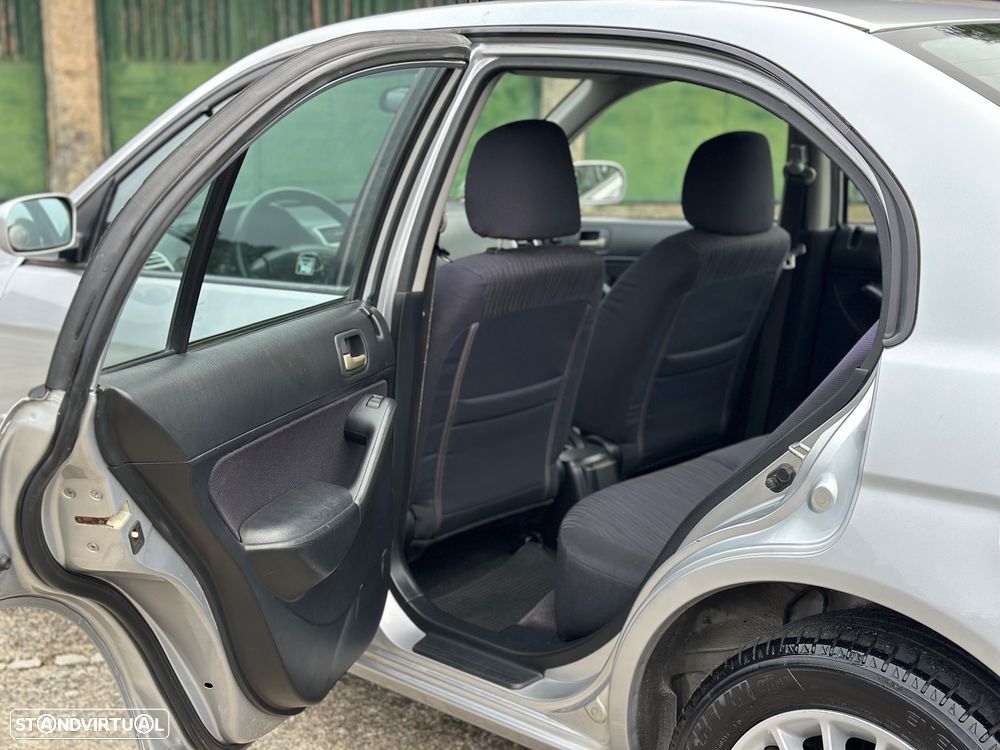 Honda Civic 1.6 ES - 21