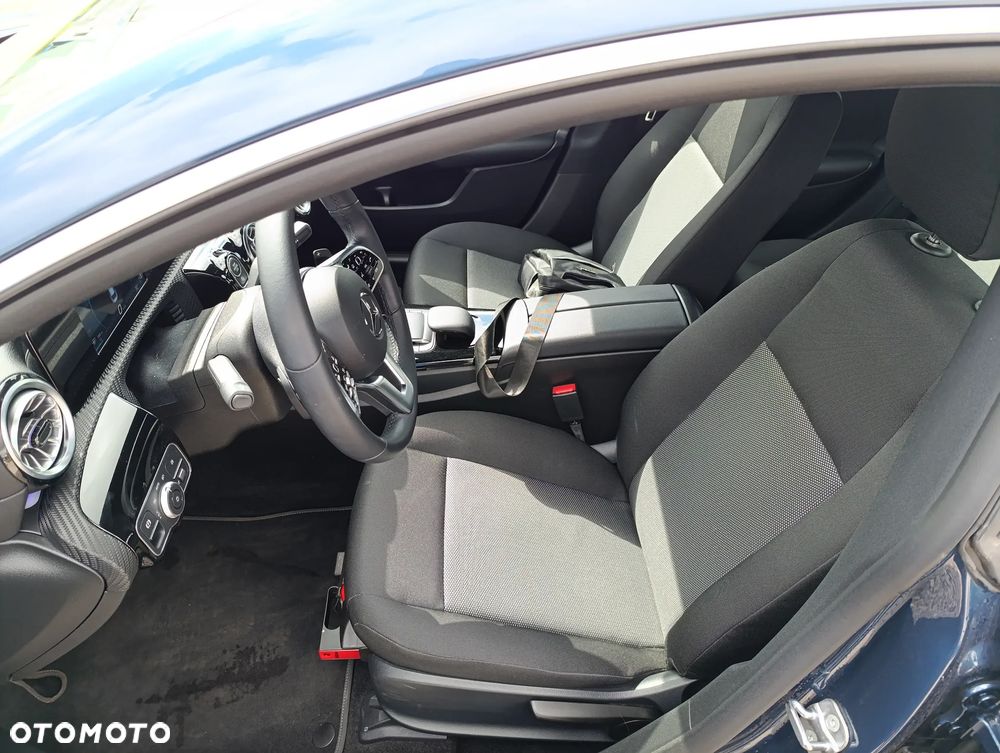Mercedes-Benz CLA 200 7G-DCT - 17