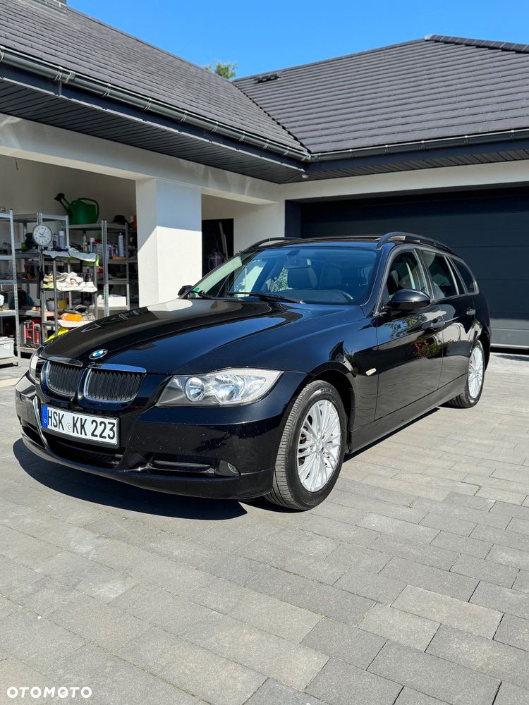 BMW Seria 3 320i Touring - 2