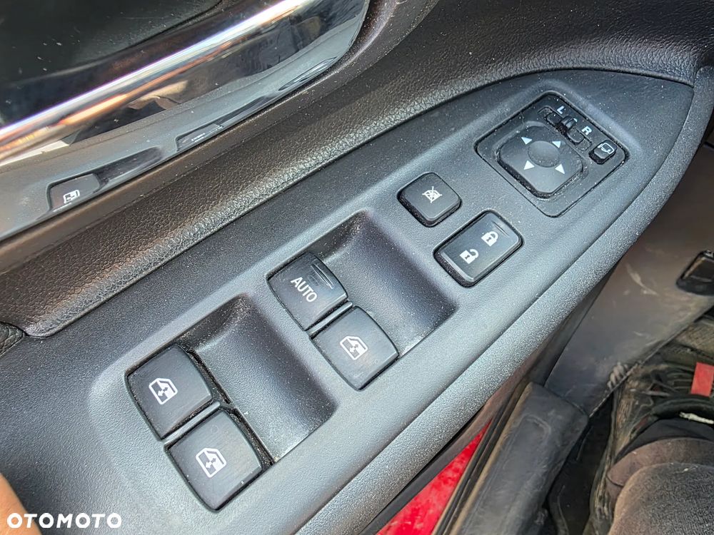 Mitsubishi Outlander - 32