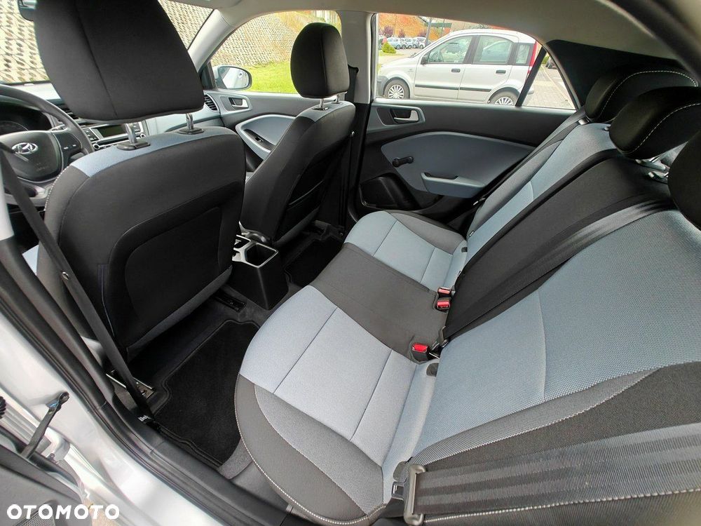 Hyundai i20 blue 1.2 Classic - 28