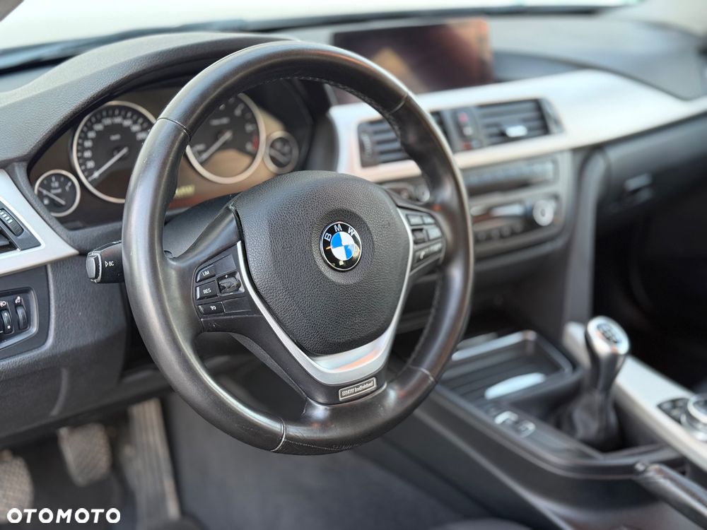 BMW Seria 3 320d DPF - 31