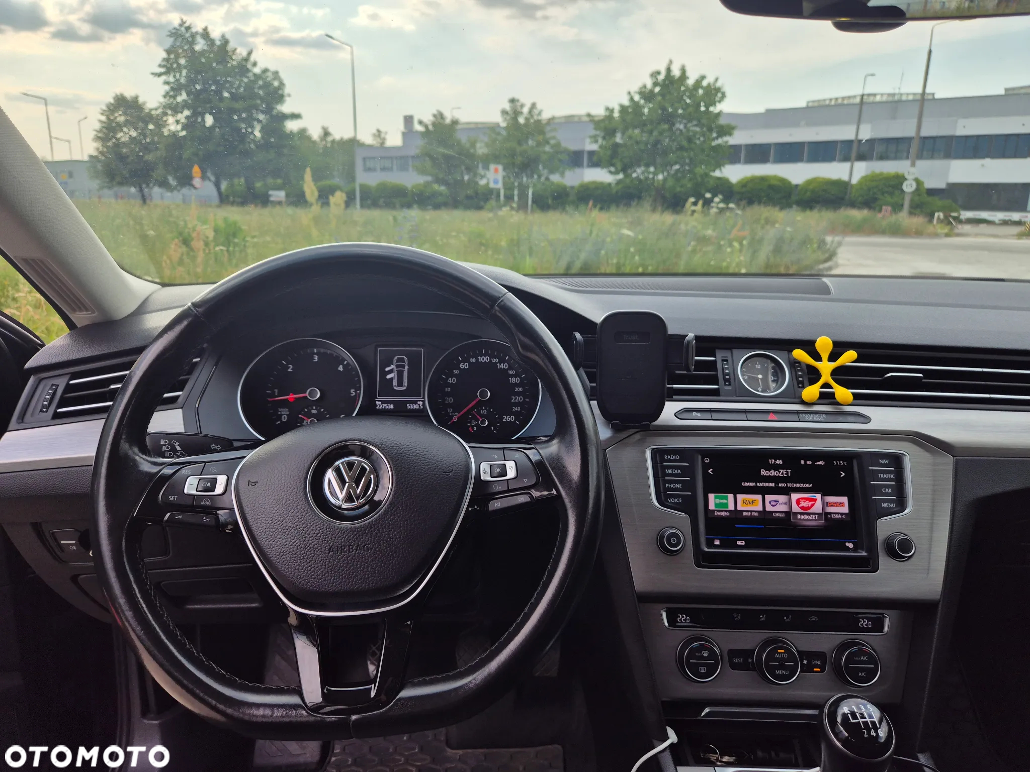 Volkswagen Passat 2.0 TDI BMT Trendline - 13