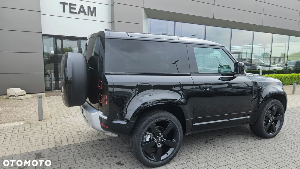 Land Rover Defender - 16