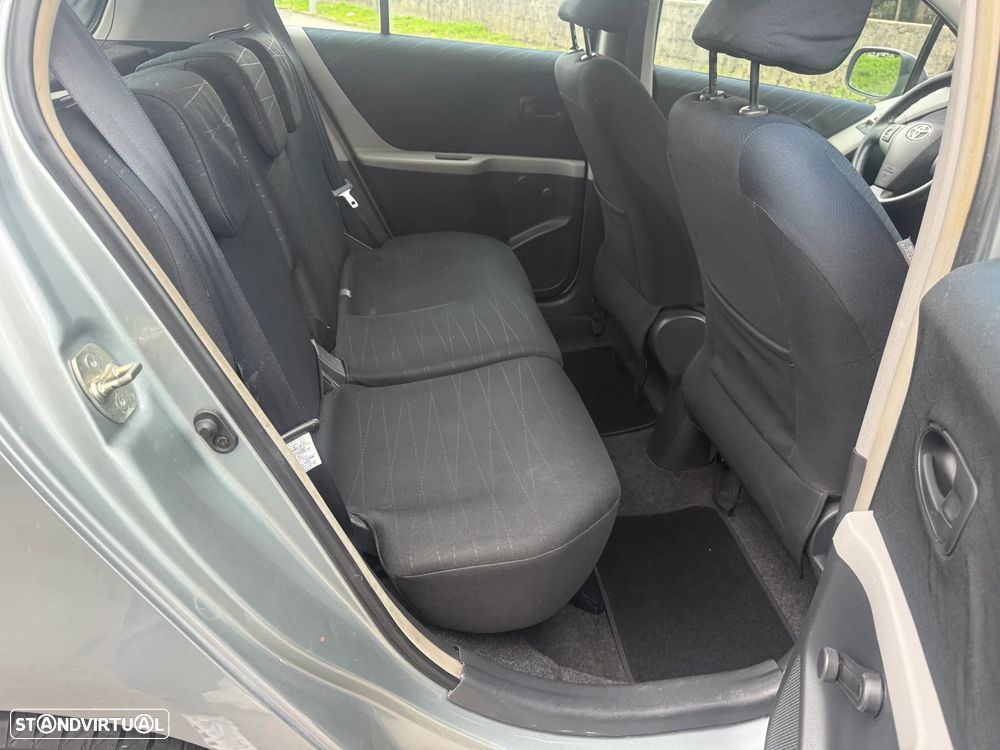 Toyota Yaris 1.3 Auto Sol - 16