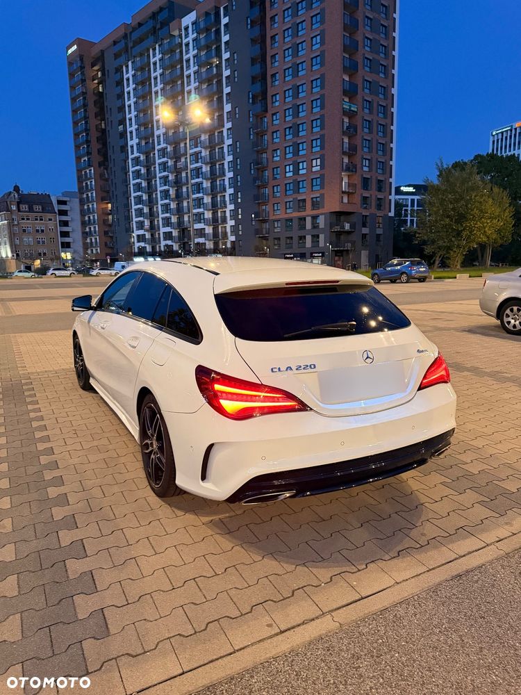 Mercedes-Benz CLA 220 4-Matic AMG Line - 4