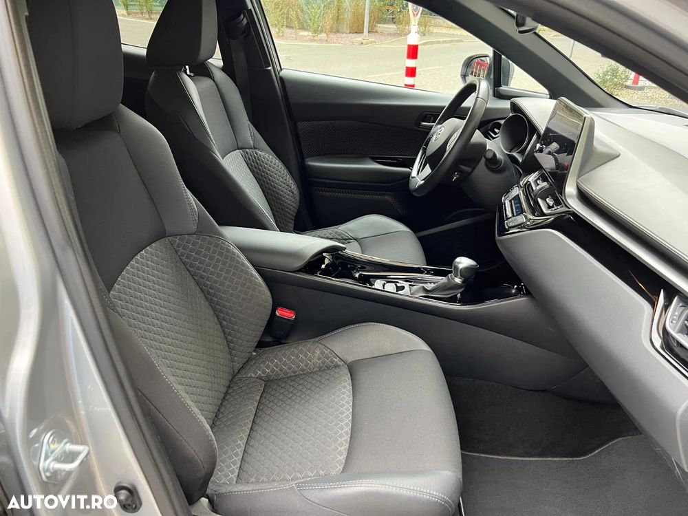 Toyota C-HR 1.8 HSD 122 CP 4x2 CVT Cult - 19