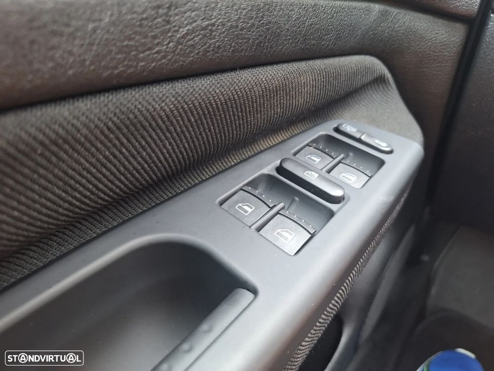 VW Golf 1.4i Confortline JE+AC - 19