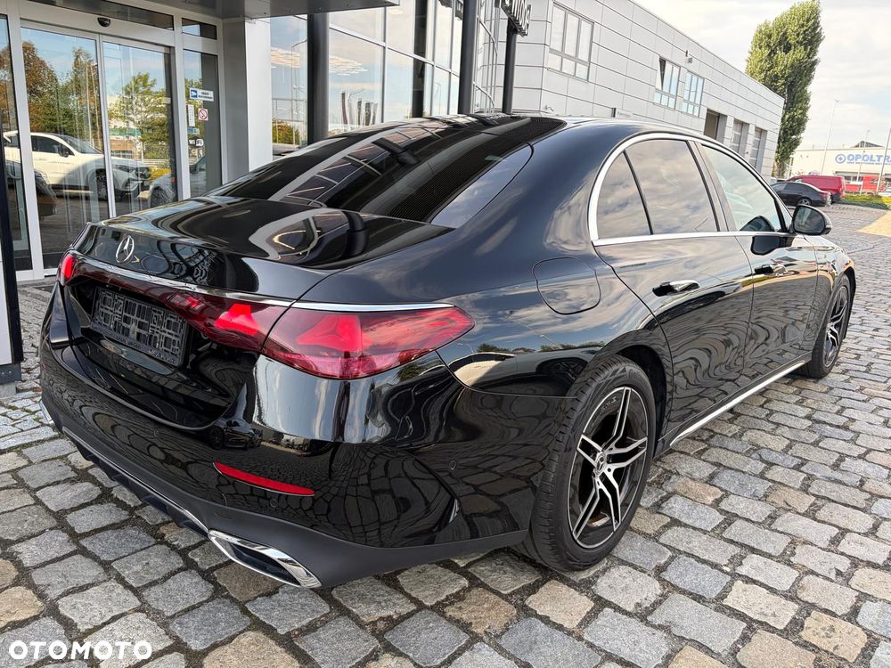 Mercedes-Benz Klasa E 220 d 4Matic 9G-TRONIC Edition AMG Line - 4