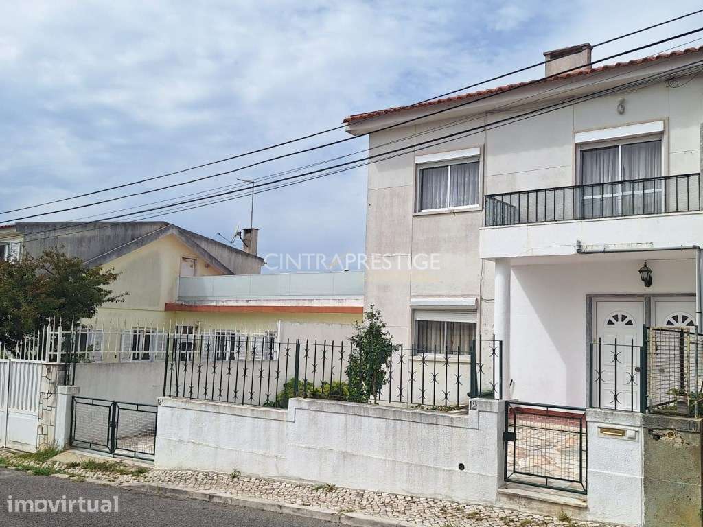 Moradia T4 com quintal e garagem em Algueirão - Grande imagem: 3/31