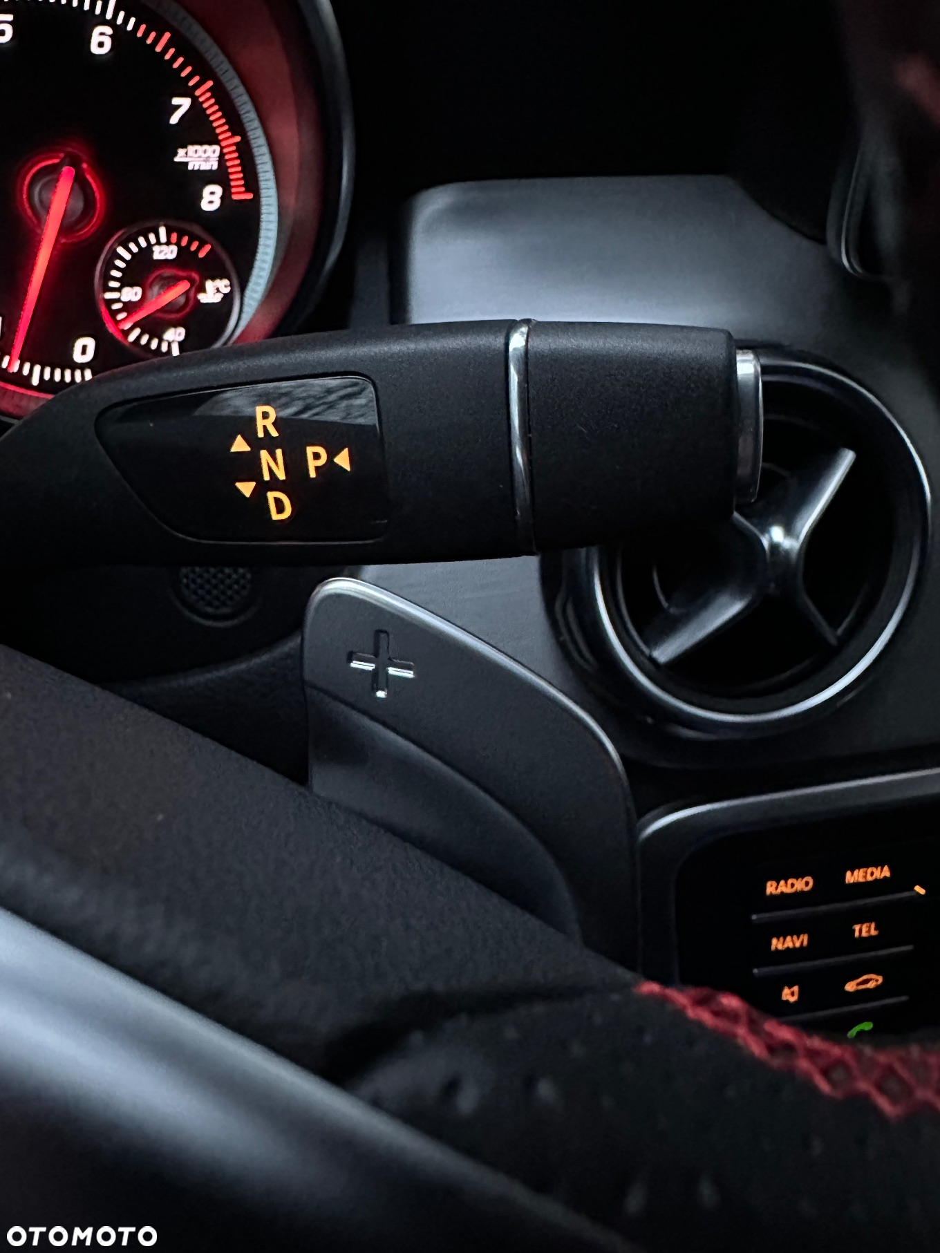 Mercedes-Benz GLA 200 7G-DCT AMG Line - 30