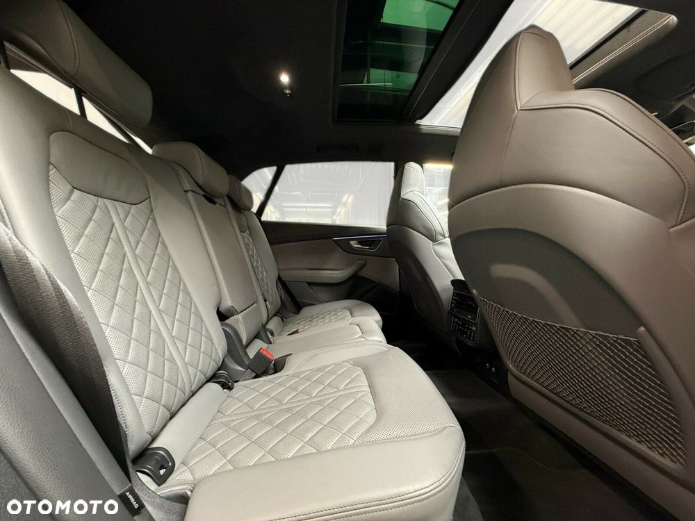 Audi SQ8 TFSI Quattro Tiptronic - 23
