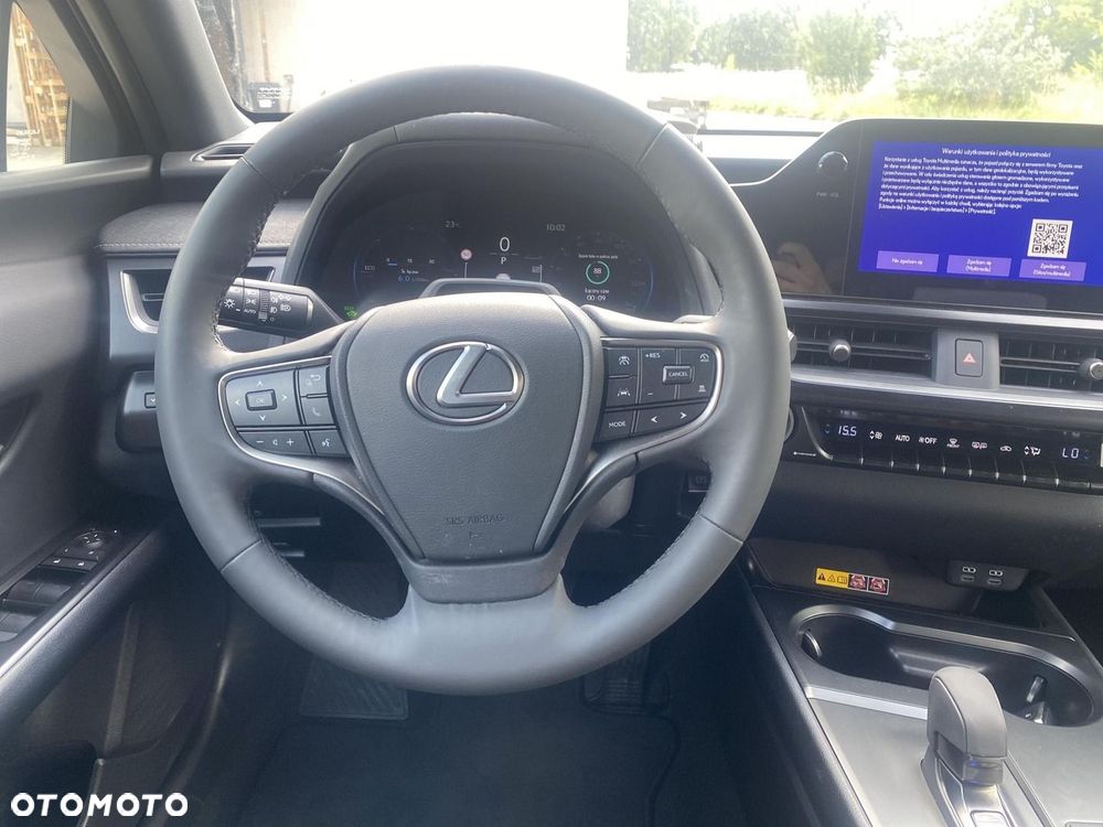 Lexus UX 300h Business - 16