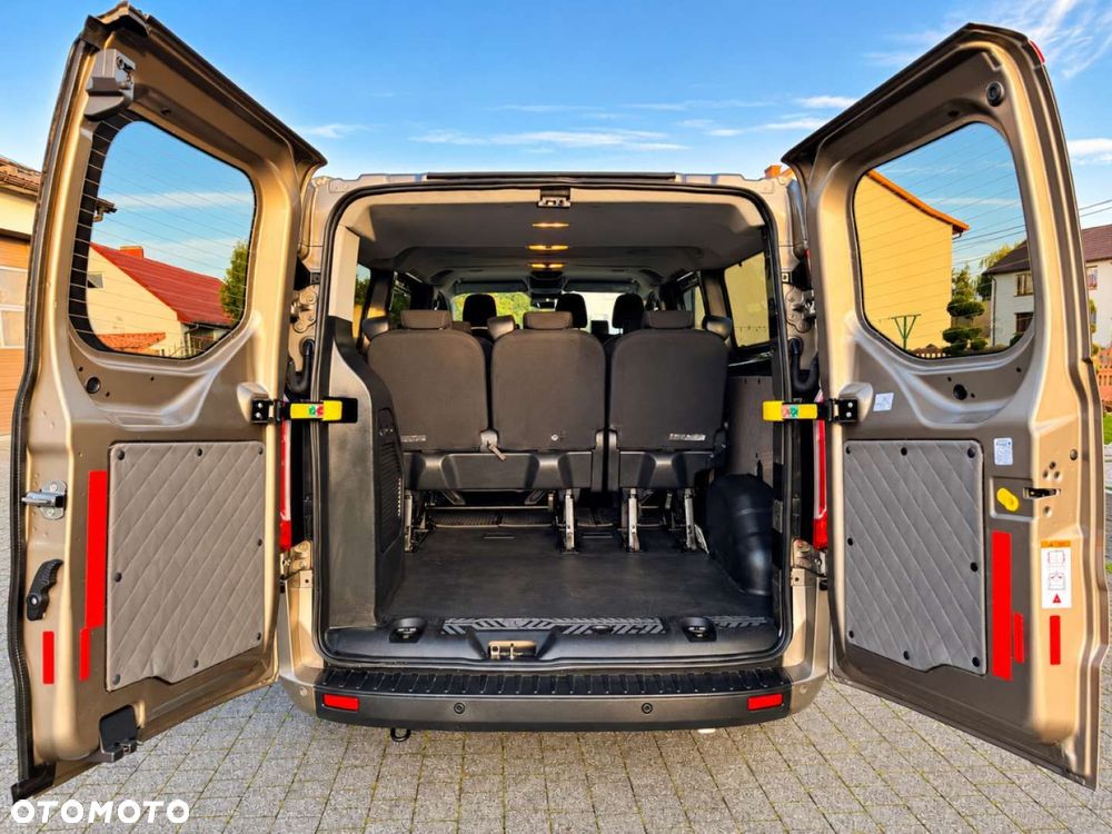 Ford E-Tourneo Custom - 21