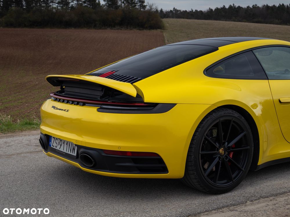 Porsche 911 Carrera 4S - 7