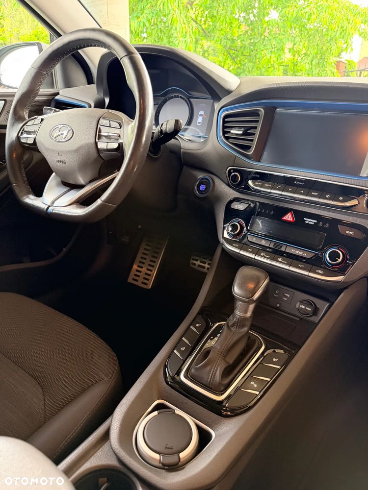 Hyundai IONIQ Hybrid Platinum - 3