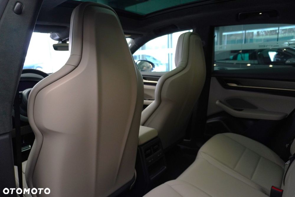 Porsche Macan - 22