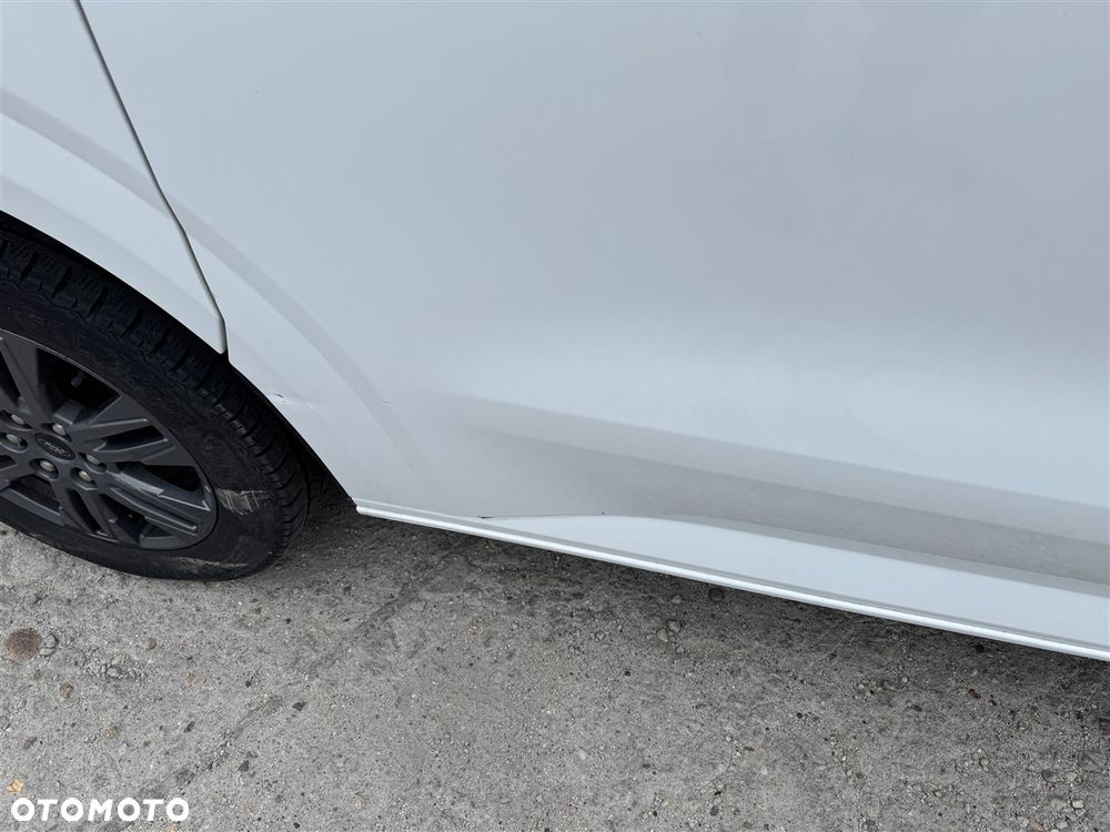 Ford Tourneo Custom - 20