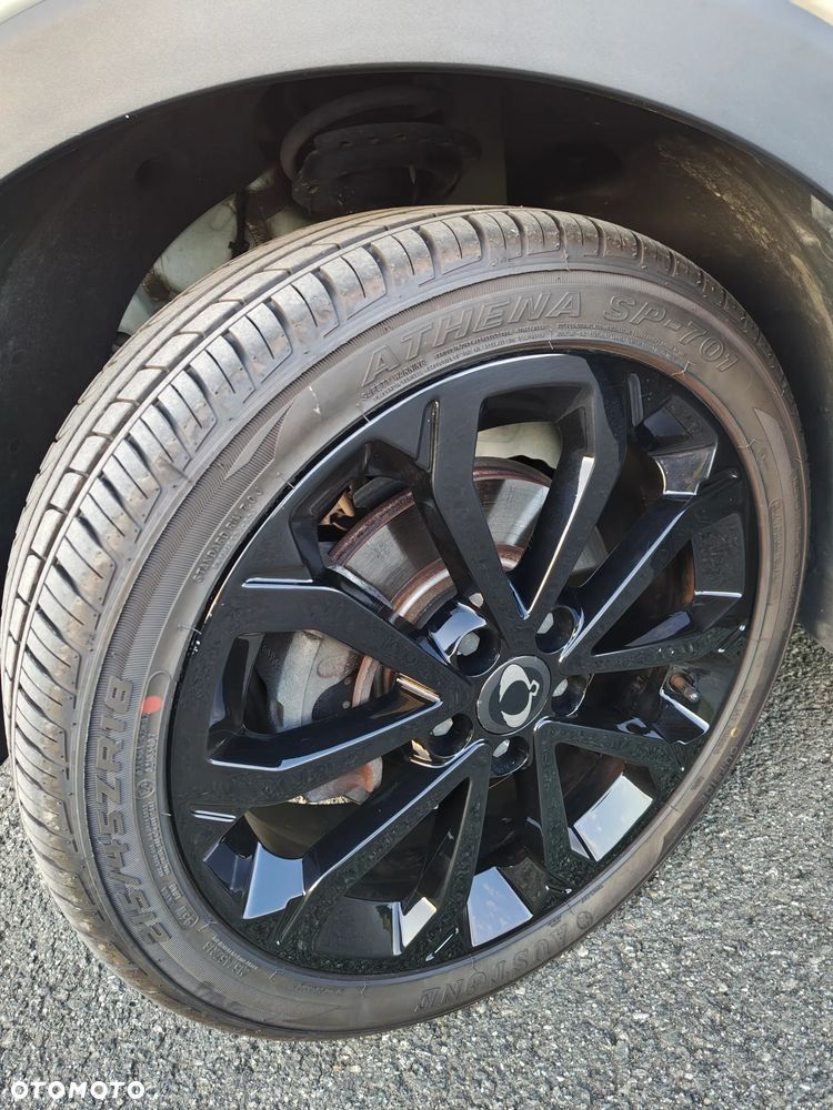 SsangYong/KGM Tivoli e-XGi 160 2WD Black+White - 23
