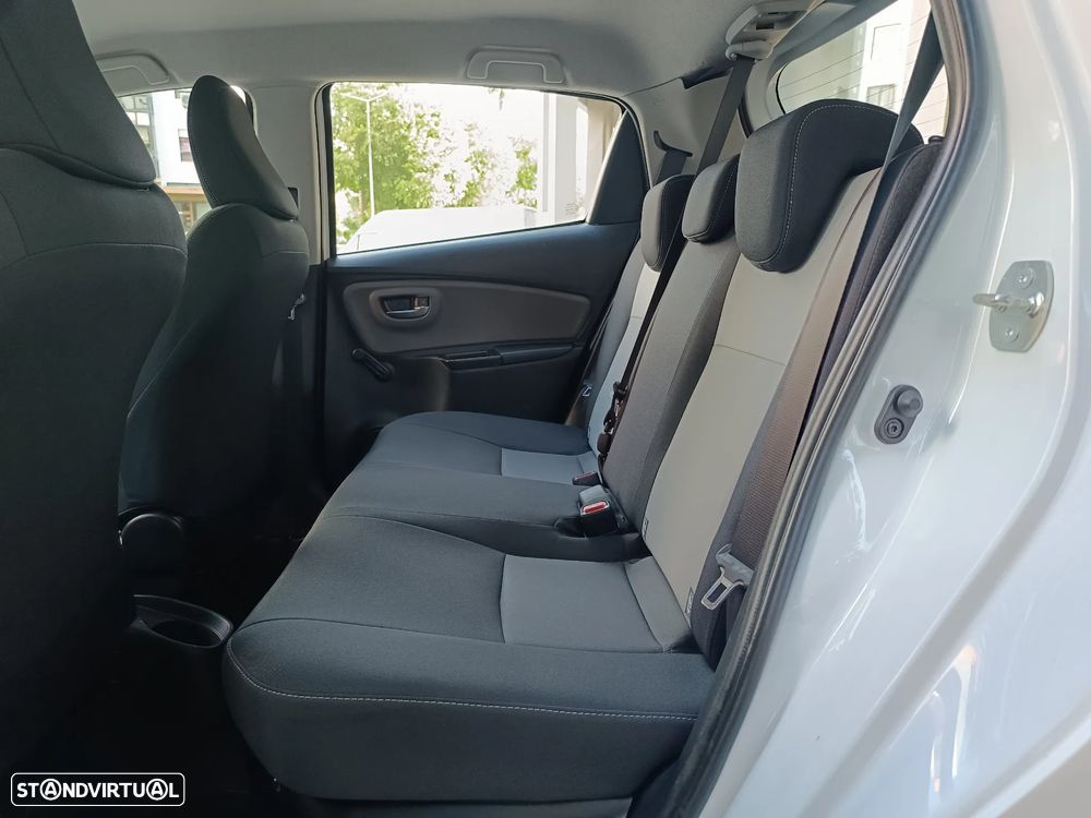 Toyota Yaris 1.5 HSD Comfort+P.Techno - 13