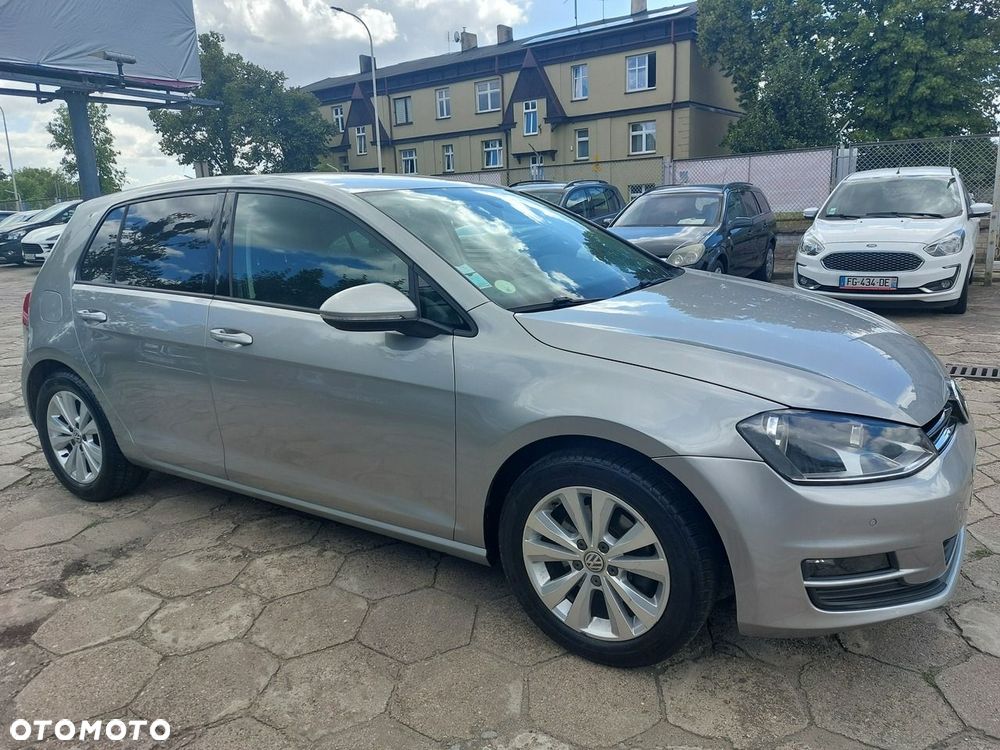 Volkswagen Golf - 1