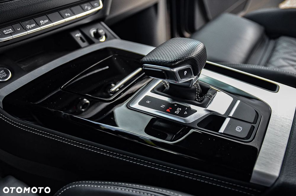 Audi Q5 45 TFSI quattro S tronic S line business - 35
