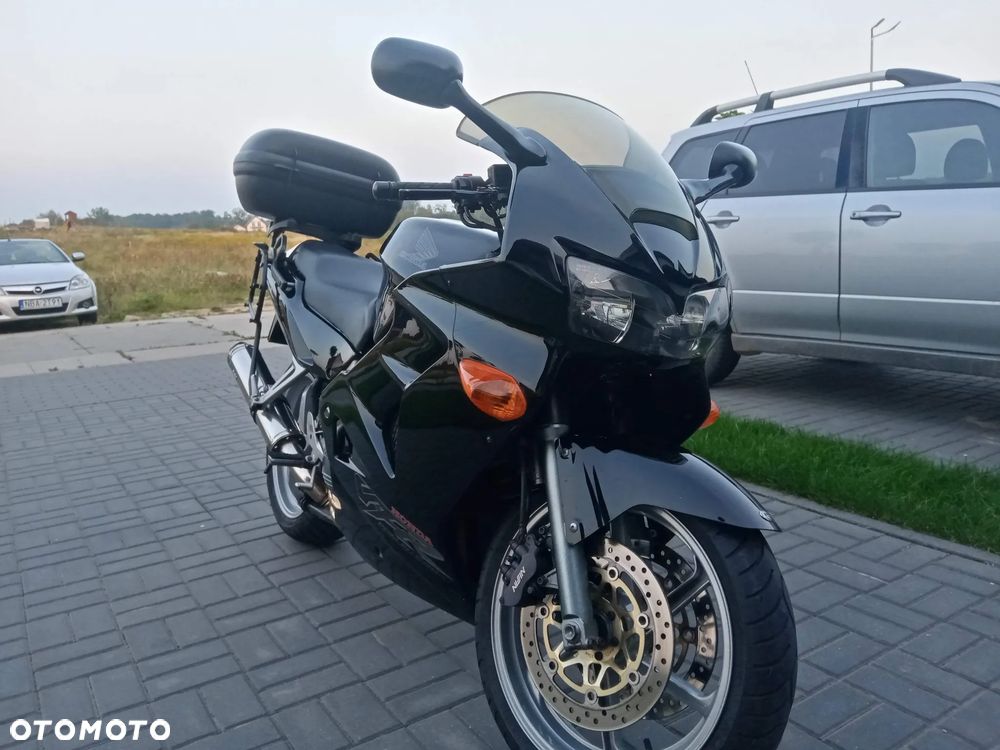 Honda VFR - 12