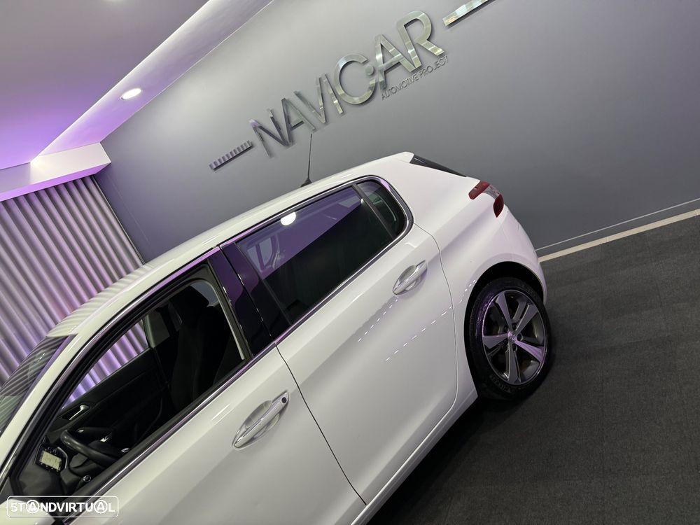 Peugeot 308 1.2 PureTech Allure Full LED - 18