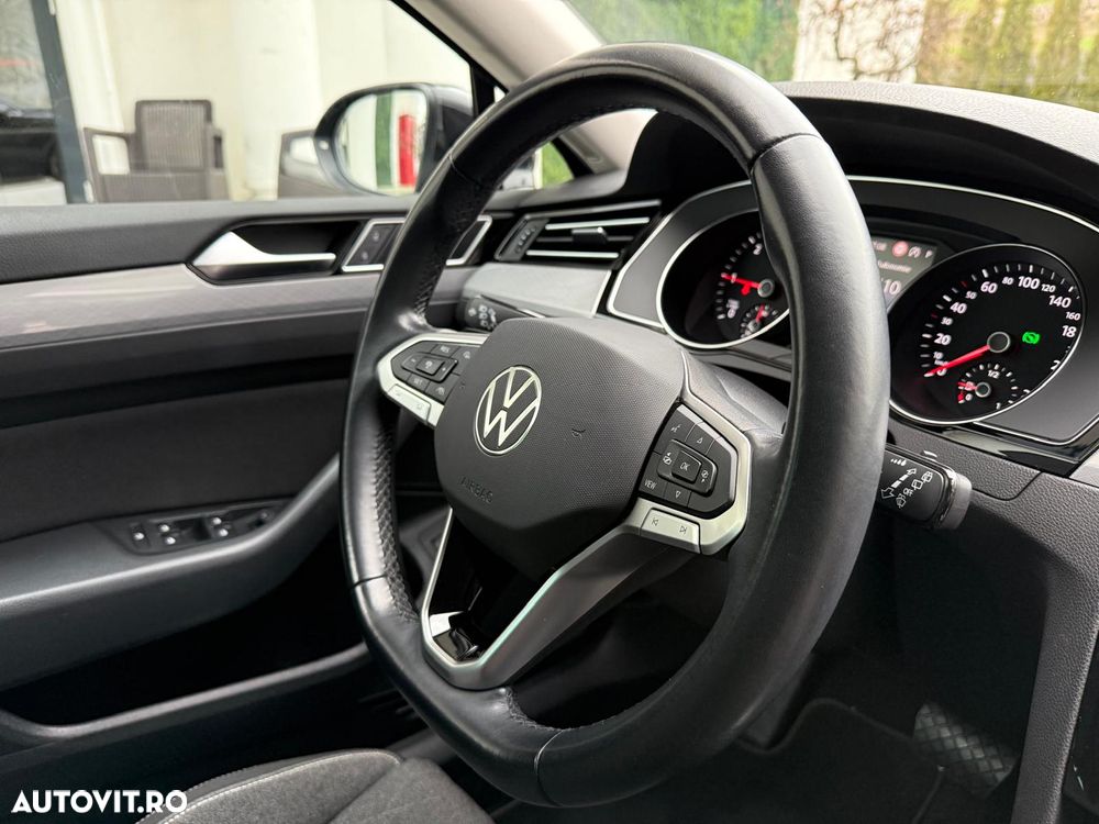 Volkswagen Passat - 22