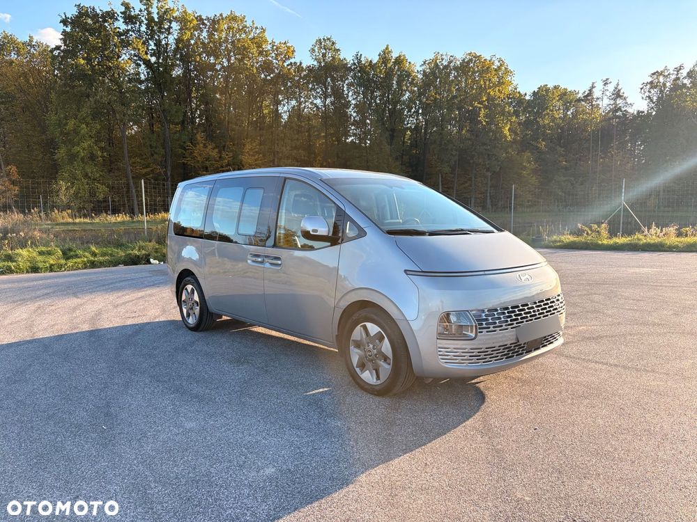 Hyundai Staria 2024 photo 3