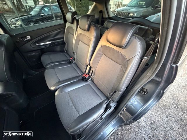 Ford S-Max 2.0 TDCi Titanium 7L - 18