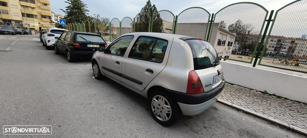 Renault Clio 1.4 RXE - 4
