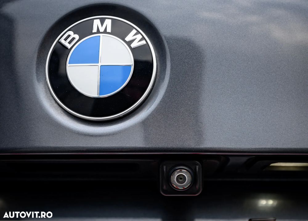 BMW Seria 3 330i AT - 34