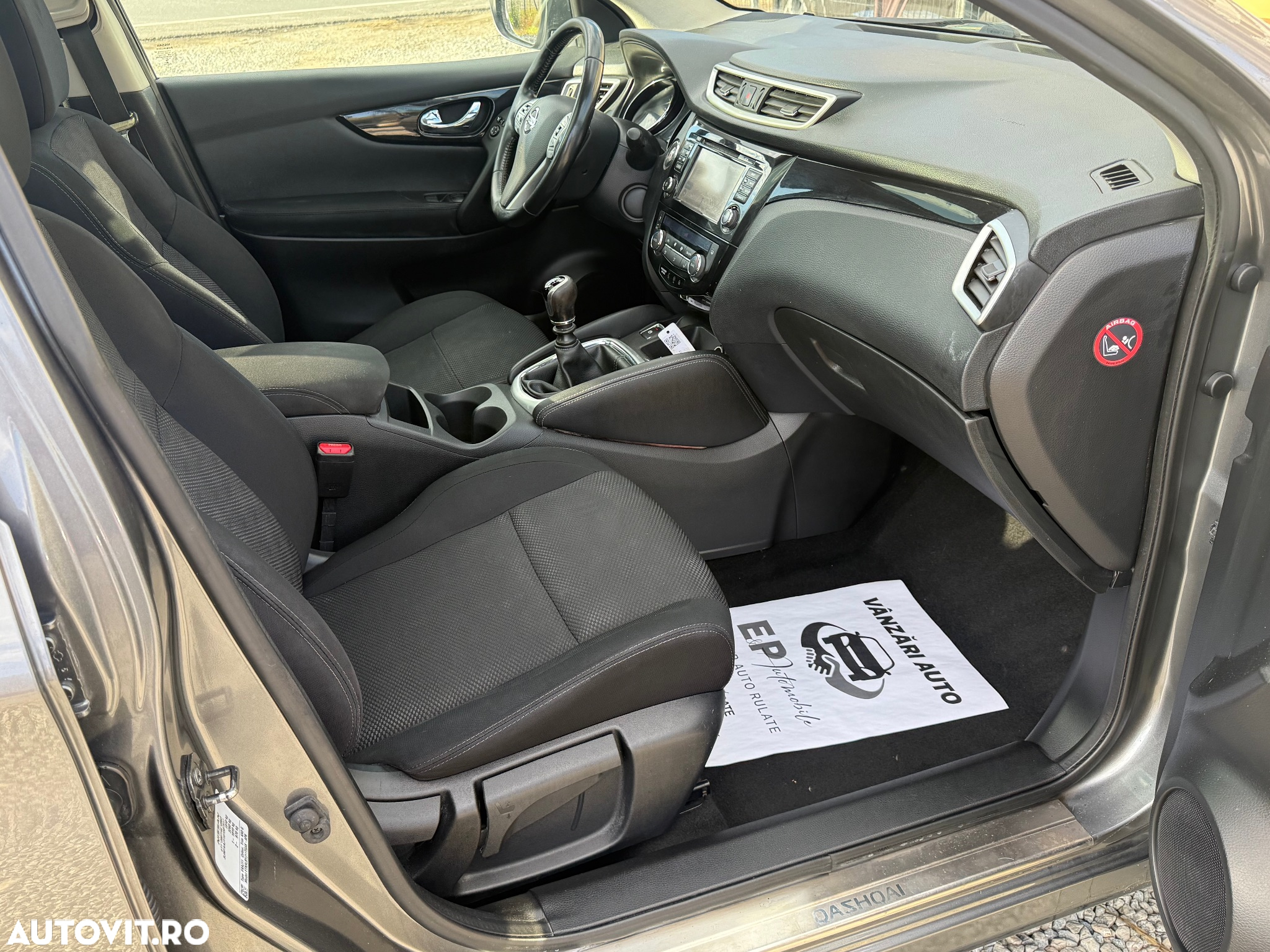 Nissan Qashqai 1.6 DCI N-Connecta - 14