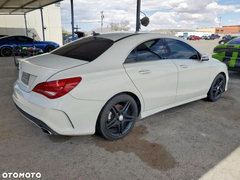 Mercedes-Benz CLA 250 7G-DCT Sport - 4