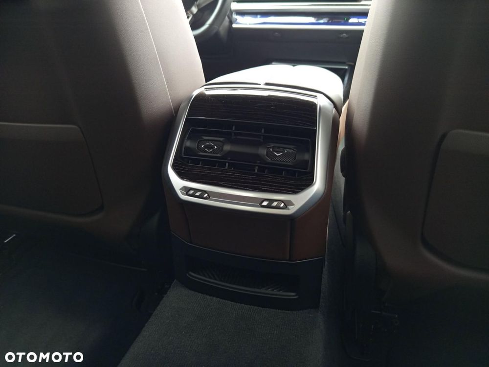 BMW Seria 7 - 21