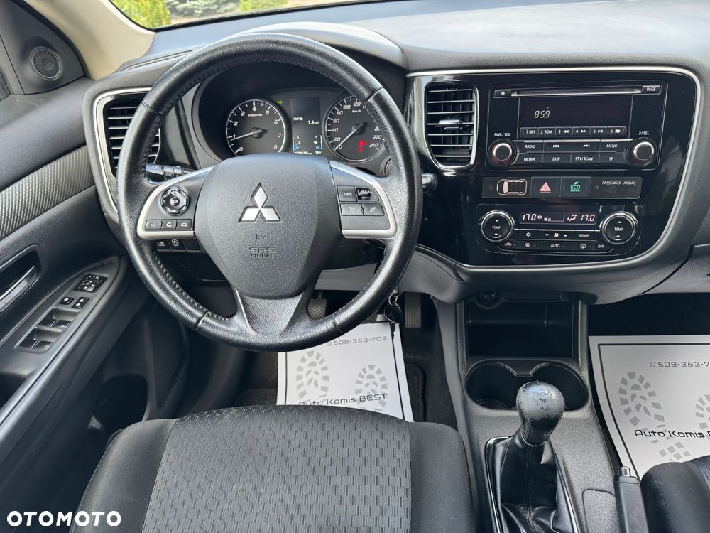 Mitsubishi Outlander 2.0 Invite + 2WD - 4