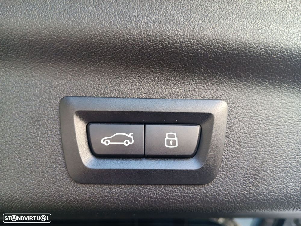 BMW iX1 xDrive30 Pack Desportivo M - 29