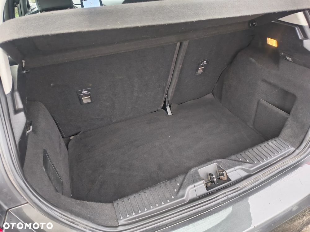 Ford Fiesta 1.1 S&S TITANIUM - 30