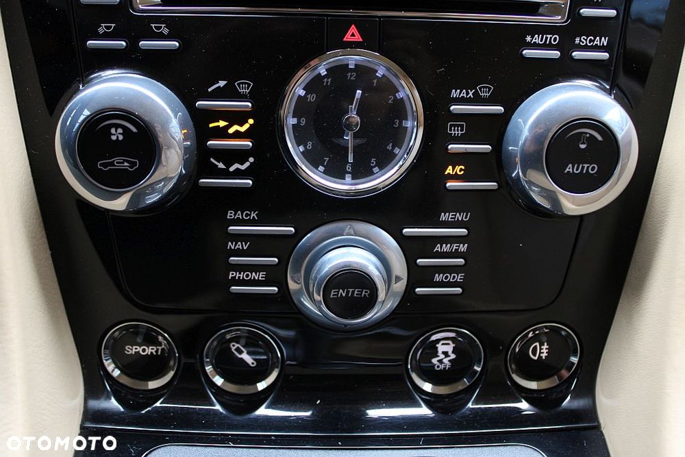 Aston Martin Rapide S - 21