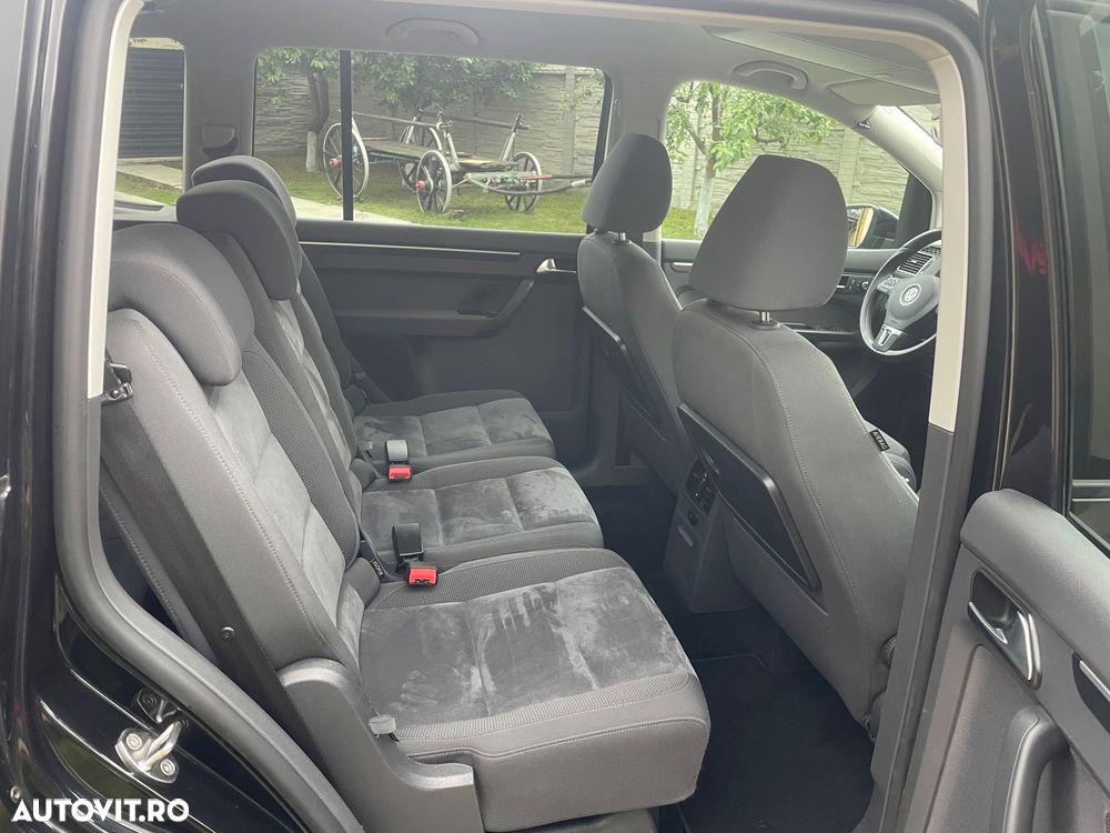 Volkswagen Touran - 20