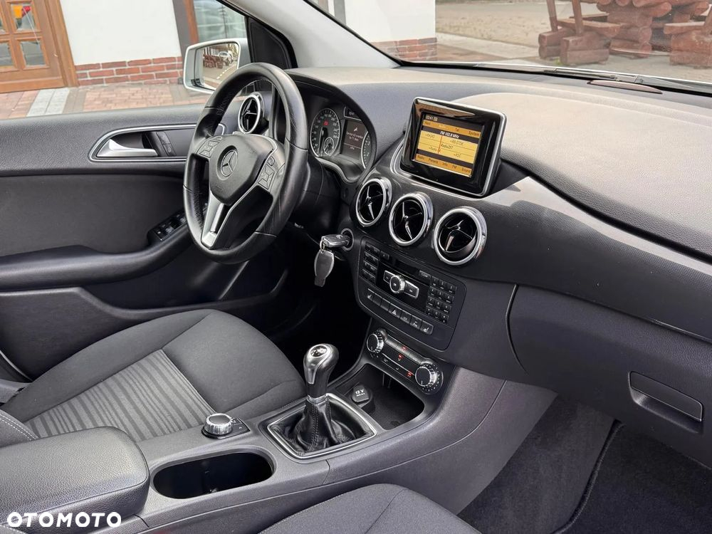 Mercedes-Benz Klasa B 180 (BlueEFFICIENCY) - 31