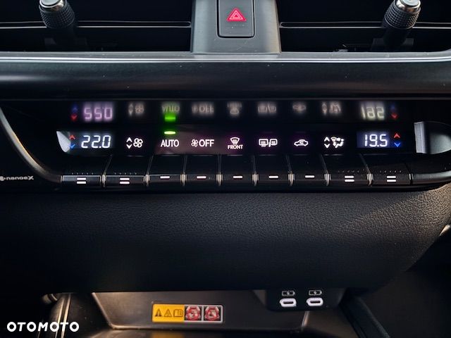 Lexus UX 300h F Sport Design AWD - 26